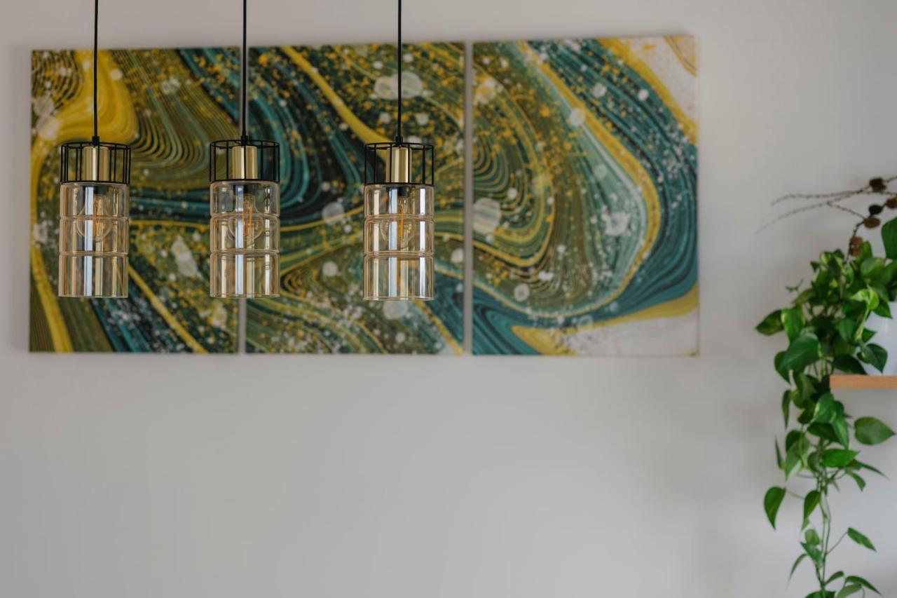 The Forest - Luxe Central Apt With Free Secured Parking Brasov Luaran gambar