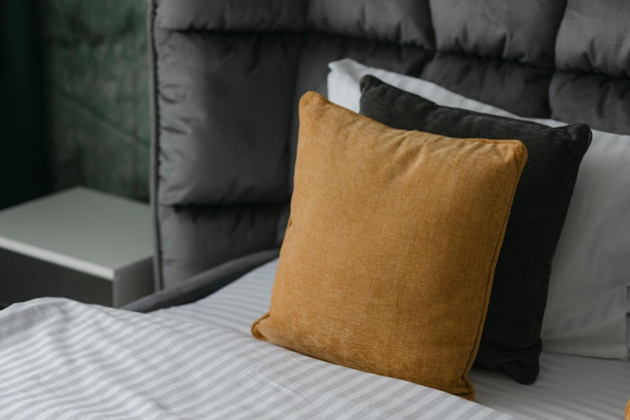 The Forest - Luxe Central Apt With Free Secured Parking Brasov Luaran gambar