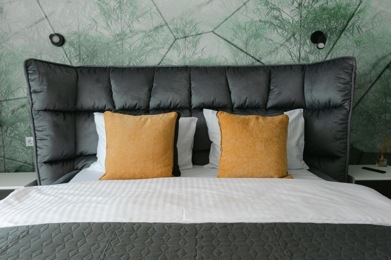 The Forest - Luxe Central Apt With Free Secured Parking Brasov Luaran gambar