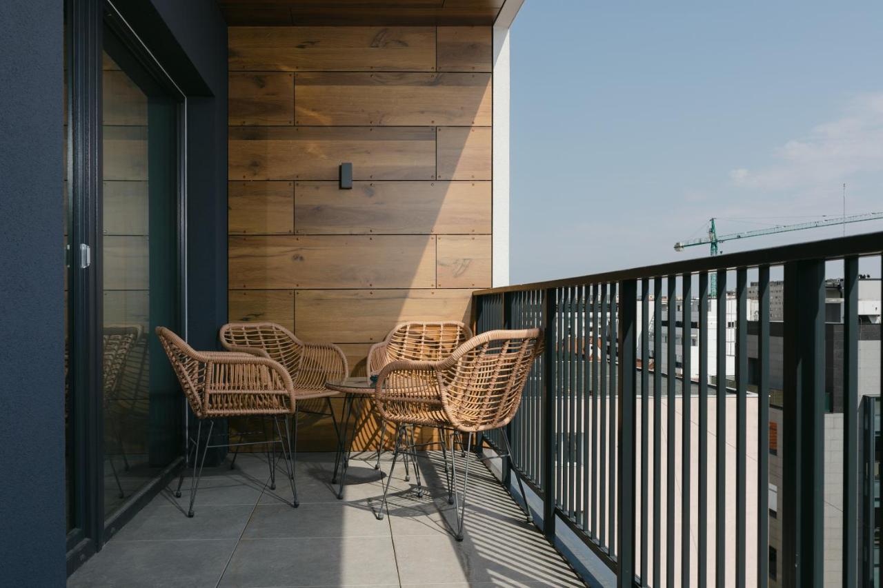 The Forest - Luxe Central Apt With Free Secured Parking Brasov Luaran gambar