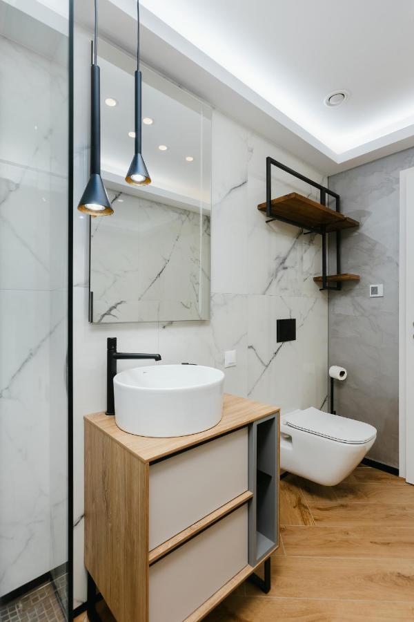 The Forest - Luxe Central Apt With Free Secured Parking Brasov Luaran gambar